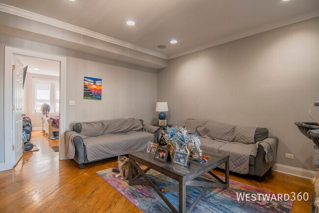 2036 W Arthur Ave in Chicago, IL - Building Photo - Building Photo
