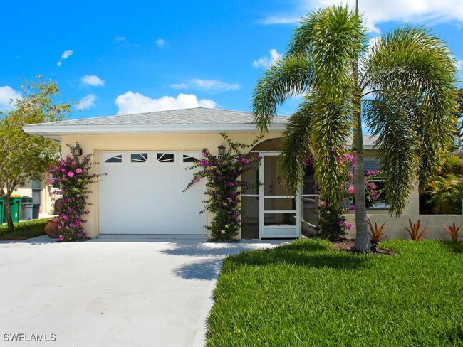 625 97th Ave N in Naples, FL - Building Photo - Building Photo