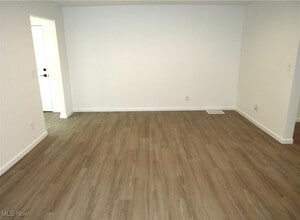 5265 W 149th St in Brook Park, OH - Building Photo - Building Photo