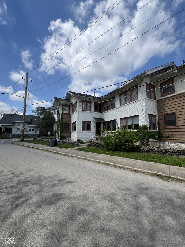 property at 634 E 37th St