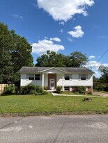 10912 Dineen Dr in Knoxville, TN - Building Photo
