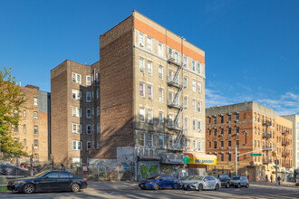 2296 Amsterdam Ave in New York, NY - Building Photo - Building Photo