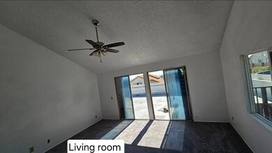 832 Adelita St in Montebello, CA - Foto de edificio - Building Photo