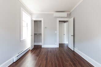 827 W Lakeside Pl, Unit CC in Chicago, IL - Foto de edificio - Building Photo