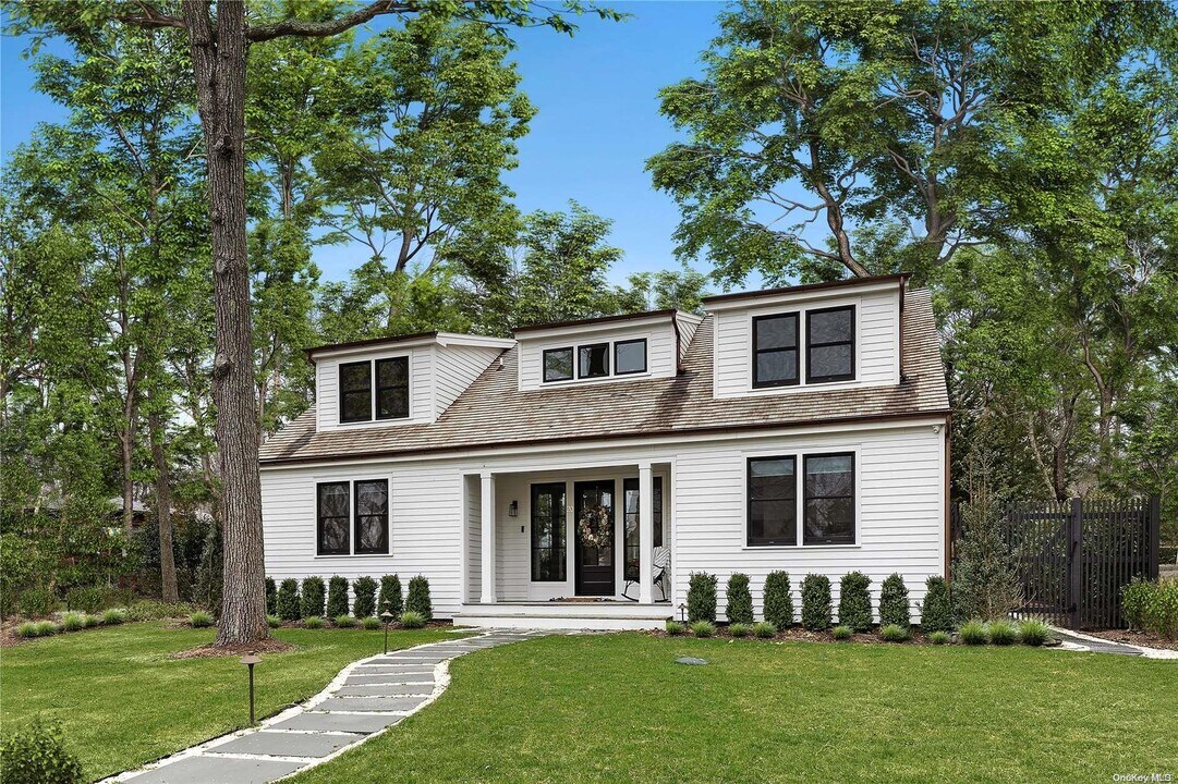 20 Mashomuck Dr in Sag Harbor, NY - Foto de edificio