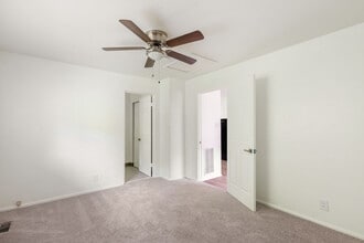 Kingston Apartments in St. Louis, MO - Foto de edificio - Building Photo