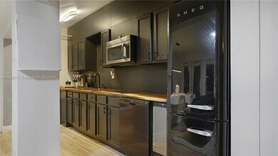 1645 NE 9th Ave in Fort Lauderdale, FL - Building Photo - Building Photo