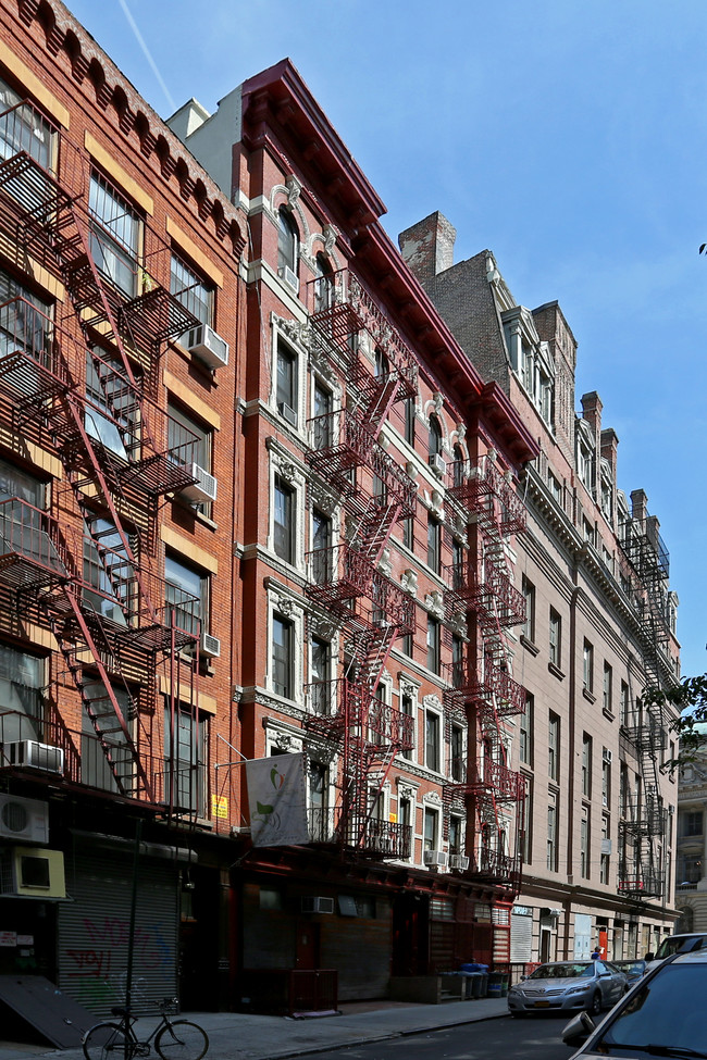 152 Baxter St in New York, NY - Foto de edificio - Building Photo