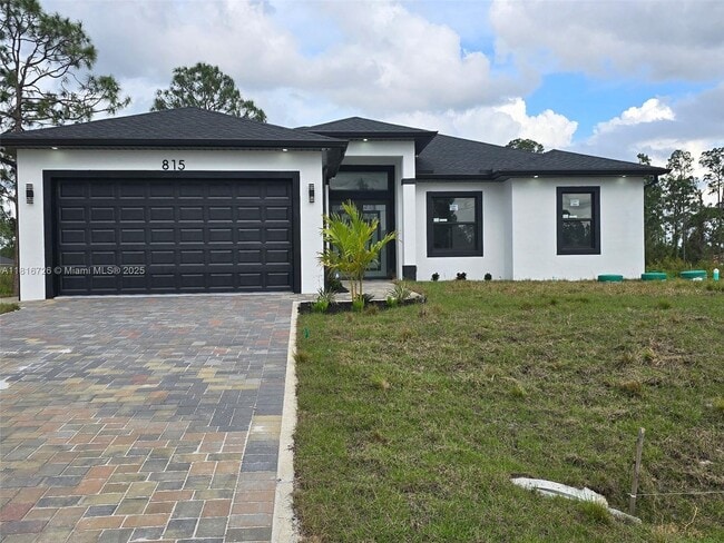 815 Anaconda Ave S in Lehigh Acres, FL - Foto de edificio - Building Photo