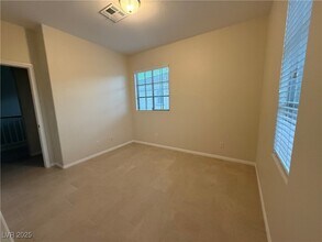 11921 Luna Del Mar Ln in Las Vegas, NV - Building Photo - Building Photo