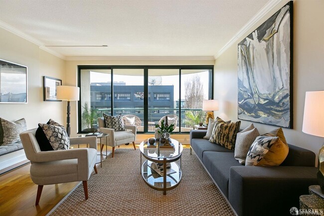 300 3rd St in San Francisco, CA - Foto de edificio - Building Photo