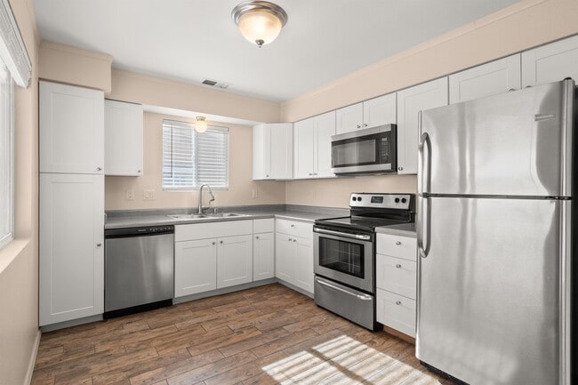 572 Star Villa Cir SE in Rio Rancho, NM - Building Photo - Building Photo