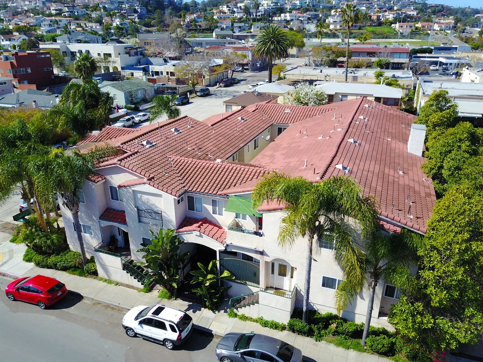 1050-1060 Scott St in San Diego, CA - Foto de edificio