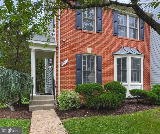property at 43434 Postrail Square