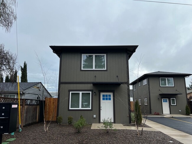 property at 534 Putnam St