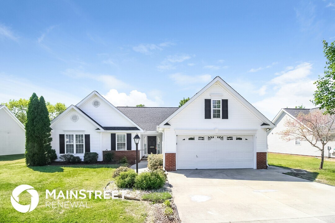 5939 Old Plank Rd in High Point, NC - Building Photo