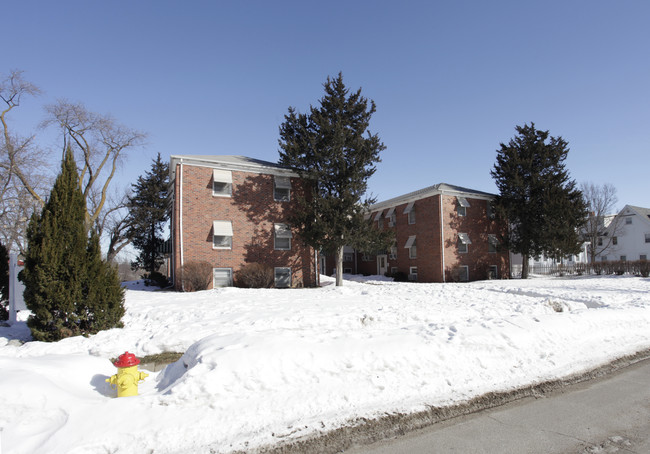 Gladstone Apartments in Omaha, NE - Building Photo - Building Photo