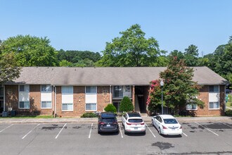Trinity Properties - Campus Walk in Durham, NC - Building Photo - Building Photo