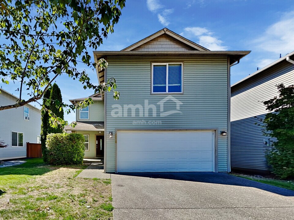 20316 50th Ave E in Spanaway, WA - Building Photo