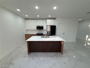 2012 NE 28th St in Cape Coral, FL - Building Photo - Building Photo