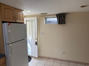 284 Semton Blvd, Unit Lower level in Franklin Square, NY - Foto de edificio - Building Photo