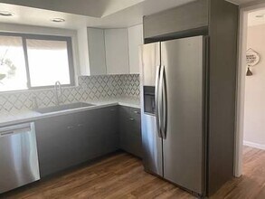 6960 Hyde Park Dr in San Diego, CA - Building Photo - Building Photo