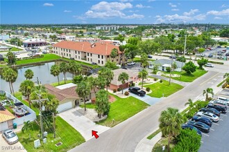 1519 SE 21st St in Cape Coral, FL - Foto de edificio - Building Photo