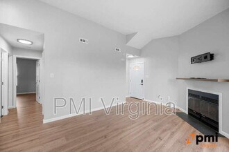631 Bluff Ct in Virginia Beach, VA - Building Photo - Building Photo