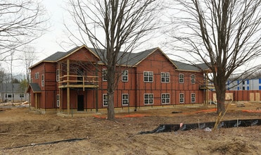 90 Woodfield Blvd in Malta, NY - Building Photo - Building Photo
