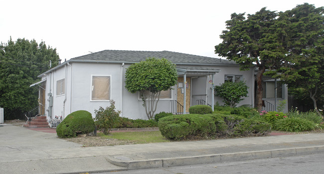 1551 Santa Maria St in San Leandro, CA - Building Photo - Building Photo