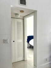 731 Vista Isles Dr in Plantation, FL - Building Photo - Building Photo