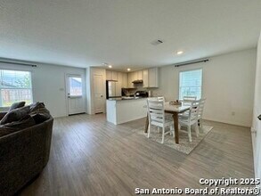 9839 Butte Crk in San Antonio, TX - Building Photo - Building Photo