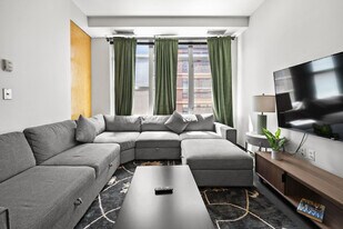 160 E Berkeley St in Boston, MA - Building Photo