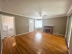 5322-5322 Moddison Ave in Sacramento, CA - Building Photo - Building Photo