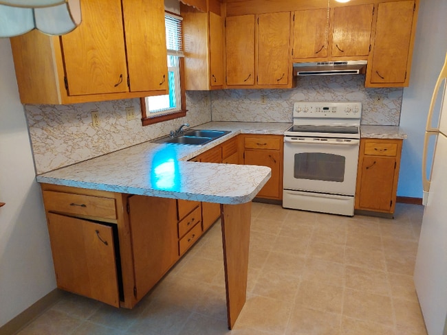 62 Briarwood Rd in Bristol, CT - Building Photo - Building Photo