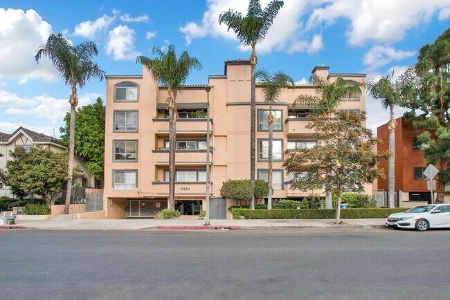 5224 Zelzah Ave-Unit -N/A in Los Angeles, CA - Building Photo - Building Photo