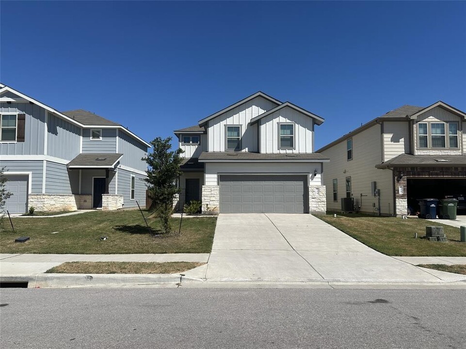 108 Prairie Falcon Wy in Leander, TX - Building Photo