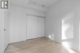 80 Queens Wharf Rd in Toronto, ON - Building Photo