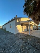 781 Center St in Pahrump, NV - Building Photo - Building Photo