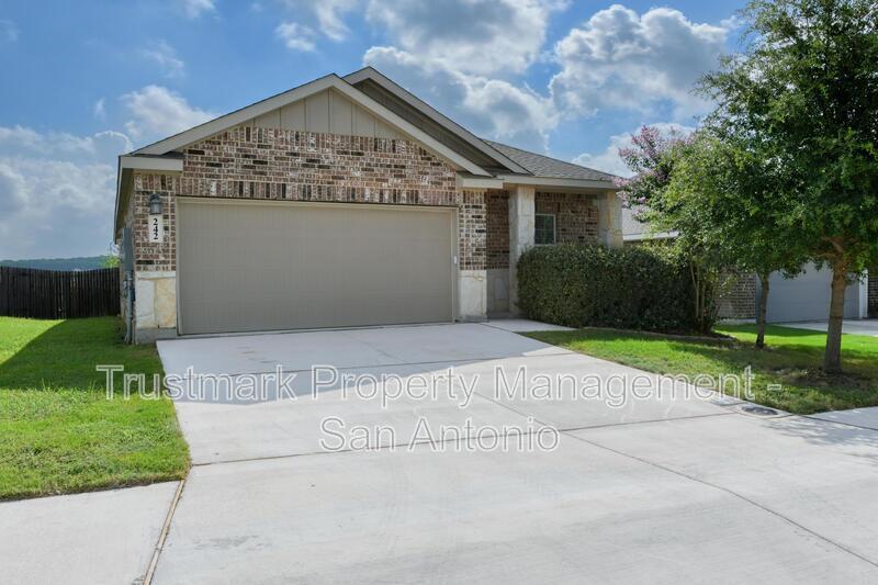 242 Holland Pk in Schertz, TX - Building Photo