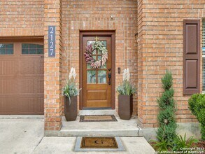 2127 Encanto Ridge in San Antonio, TX - Building Photo - Building Photo
