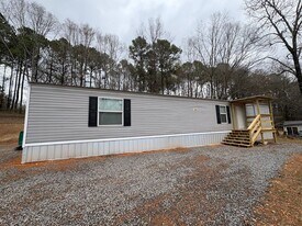 120 Chickasaw St in Springville, AL - Building Photo