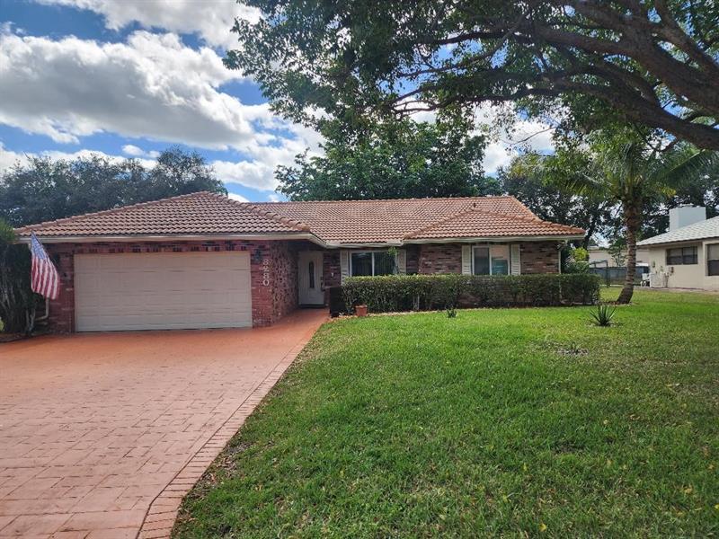 8280 NW 5th St in Coral Springs, FL - Building Photo