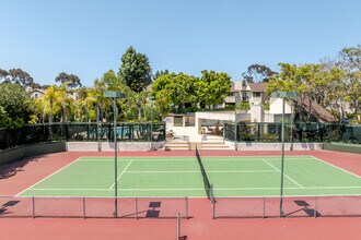 Woodlands North in La Jolla, CA - Building Photo - Building Photo