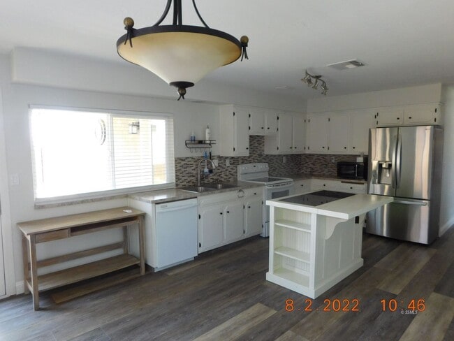 506 S Alvord St in Ridgecrest, CA - Building Photo - Building Photo