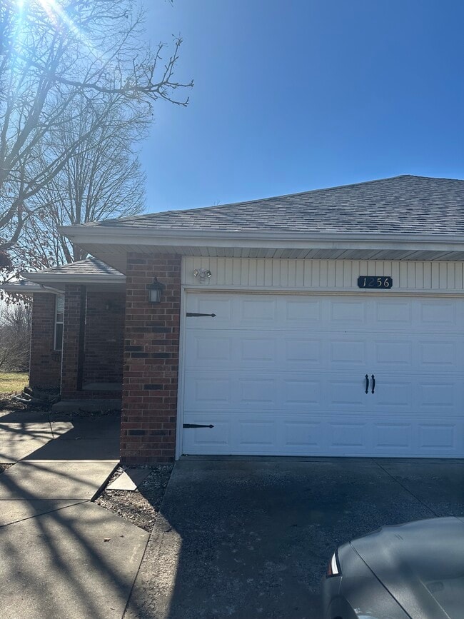 property at 1256 W Bluegrass Rd