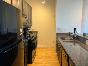 1550 S Blue Island Ave, Unit 405 in Chicago, IL - Foto de edificio - Building Photo