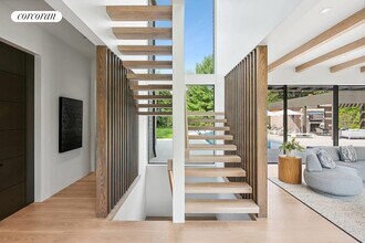 14 East Dr in Sag Harbor, NY - Building Photo - Building Photo