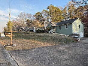 871 White Stag Ln in Canton, GA - Building Photo - Building Photo