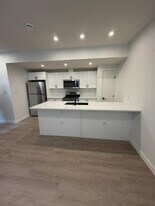 14019-14104 104 Ave NW in Edmonton, AB - Building Photo